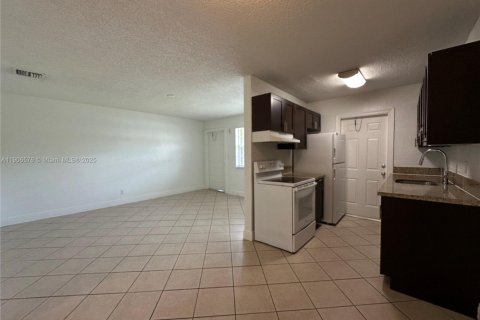 Villa ou maison à louer à Pompano Beach, Floride: 1 chambre № 1957116 - photo 3