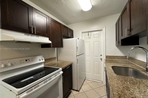 Villa ou maison à louer à Pompano Beach, Floride: 1 chambre № 1957116 - photo 10