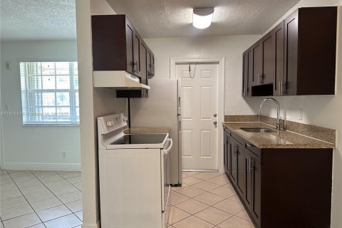 Villa ou maison à louer à Pompano Beach, Floride: 1 chambre № 1957116 - photo 4