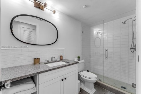 Condo in Doral, Florida, 3 bedrooms  № 1975022 - photo 17