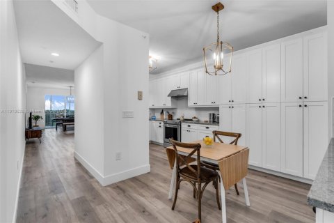 Condo in Doral, Florida, 3 bedrooms  № 1975022 - photo 7