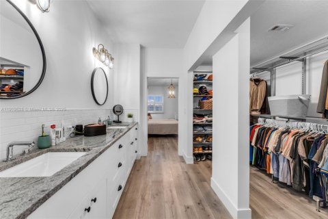 Condo in Doral, Florida, 3 bedrooms  № 1975022 - photo 22