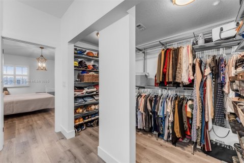 Condo in Doral, Florida, 3 bedrooms  № 1975022 - photo 24