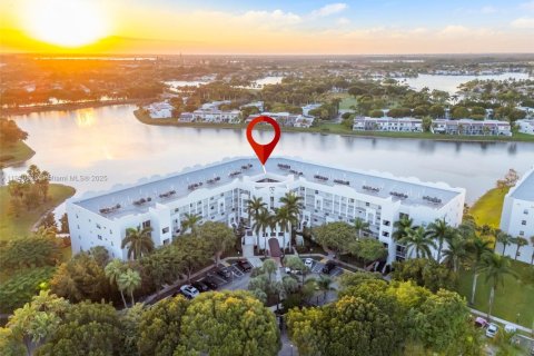 Condo in Doral, Florida, 3 bedrooms  № 1975022 - photo 29