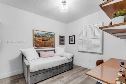 Condo in Doral, Florida, 3 bedrooms  № 1975022 - photo 25