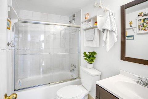 Купить кондоминиум в Майами-Бич, Флорида 1 спальня, 83.33м2, № 1949009 - фото 10