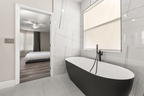 Villa ou maison à louer à Orlando, Floride: 5 chambres, 250.09 m2 № 2167364 - photo 25