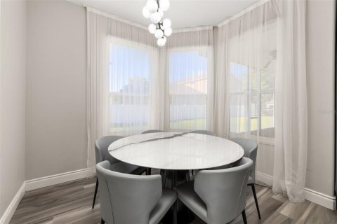 Villa ou maison à louer à Orlando, Floride: 5 chambres, 250.09 m2 № 2167364 - photo 15