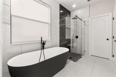 Villa ou maison à louer à Orlando, Floride: 5 chambres, 250.09 m2 № 2167364 - photo 23