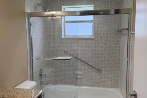 Condo in Delray Beach, Florida, 2 bedrooms  № 2184213 - photo 12