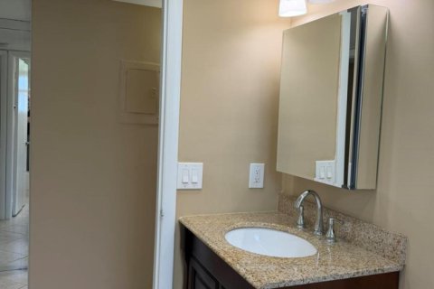 Condo in Delray Beach, Florida, 2 bedrooms  № 2184213 - photo 10