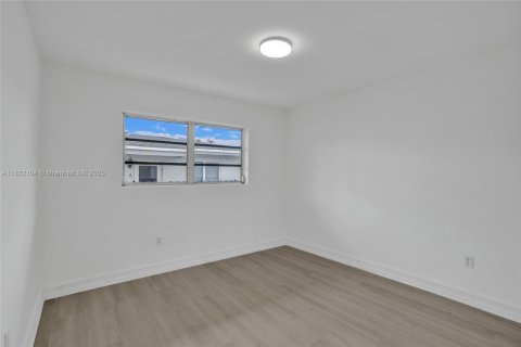 House in Hialeah, Florida 4 bedrooms № 1784195 - photo 24