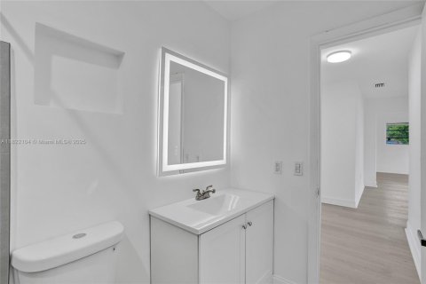 House in Hialeah, Florida 4 bedrooms № 1784195 - photo 19