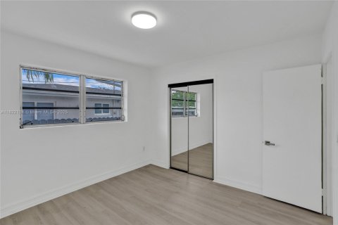 House in Hialeah, Florida 4 bedrooms № 1784195 - photo 22