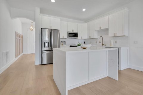 Adosado en venta en Sorrento, Florida, 4 dormitorios, 235.41 m2 № 1910883 - foto 9