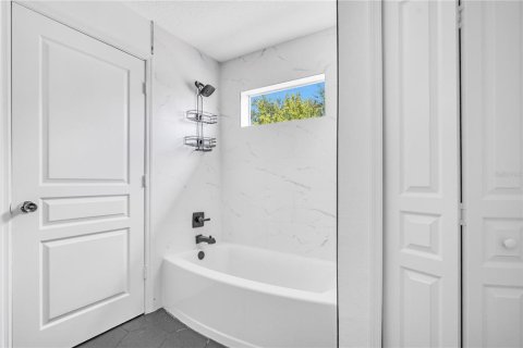 Adosado en venta en Sorrento, Florida, 4 dormitorios, 235.41 m2 № 1910883 - foto 27