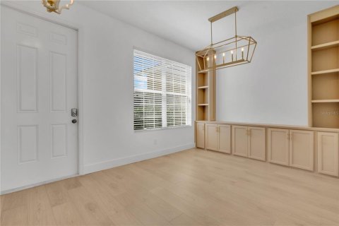 Adosado en venta en Sorrento, Florida, 4 dormitorios, 235.41 m2 № 1910883 - foto 5