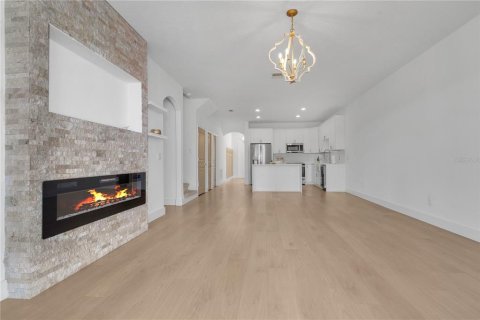 Adosado en venta en Sorrento, Florida, 4 dormitorios, 235.41 m2 № 1910883 - foto 12