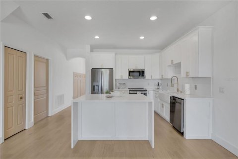 Adosado en venta en Sorrento, Florida, 4 dormitorios, 235.41 m2 № 1910883 - foto 8