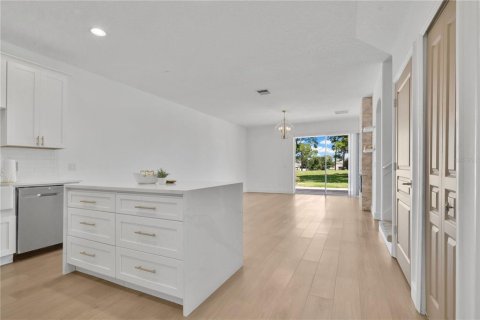 Adosado en venta en Sorrento, Florida, 4 dormitorios, 235.41 m2 № 1910883 - foto 13
