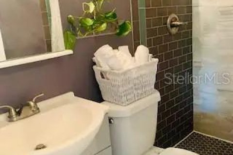 Villa ou maison à louer à Tampa, Floride: 2 chambres, 70.23 m2 № 2403465 - photo 16