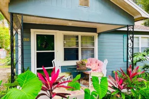 Villa ou maison à louer à Tampa, Floride: 2 chambres, 70.23 m2 № 2403465 - photo 2