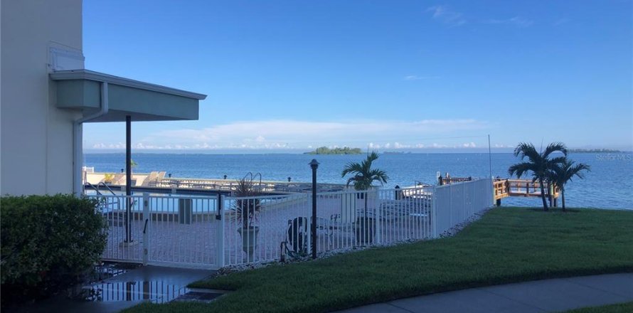 Condo à Dunedin, Floride, 2 chambres № 2380581