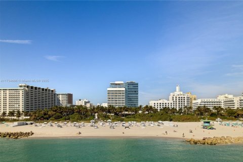 Condominio en venta en Miami Beach, Florida, 3 dormitorios, 256.04 m2 № 1486113 - foto 24