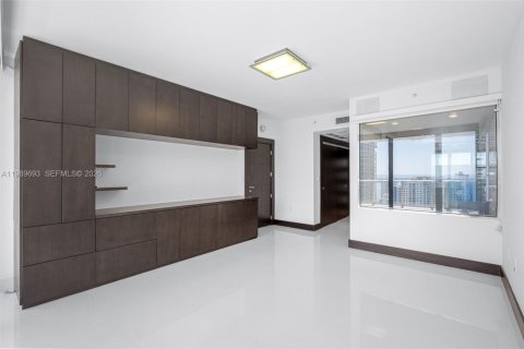 Купить кондоминиум в Майами, Флорида 2 спальни, 139.35м2, № 2186444 - фото 16