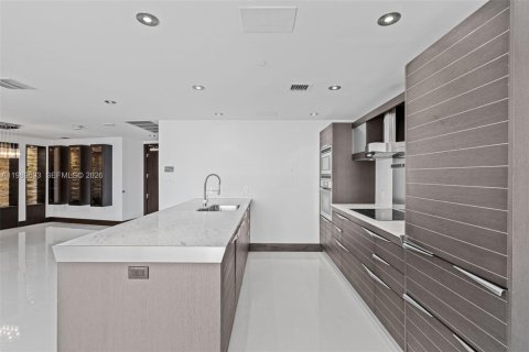 Купить кондоминиум в Майами, Флорида 2 спальни, 139.35м2, № 2186444 - фото 14