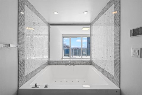 Купить кондоминиум в Майами, Флорида 2 спальни, 139.35м2, № 2186444 - фото 22