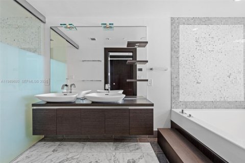 Купить кондоминиум в Майами, Флорида 2 спальни, 139.35м2, № 2186444 - фото 20