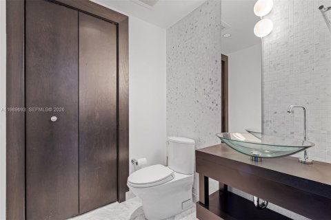 Купить кондоминиум в Майами, Флорида 2 спальни, 139.35м2, № 2186444 - фото 15