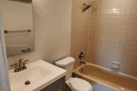 Снять в аренду виллу или дом в Холливуд, Флорида 3 спальни, 116.13м2, № 2050105 - фото 8