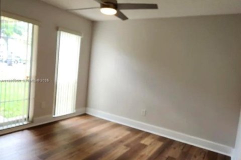 Снять в аренду виллу или дом в Холливуд, Флорида 3 спальни, 116.13м2, № 2050105 - фото 10