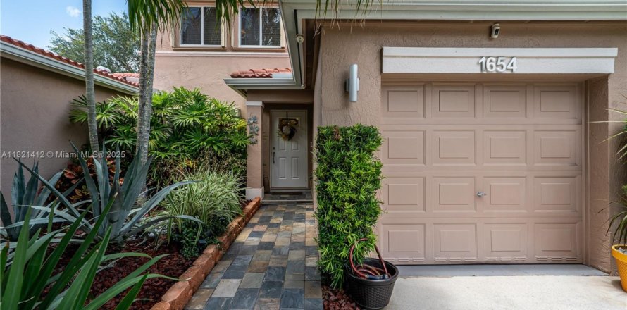 Adosado en Davie, Florida 3 dormitorios, 153.1 m2 № 1788433