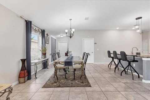 House in Wimauma, Florida 4 bedrooms, 189.33 sq.m. № 2104444 - photo 9