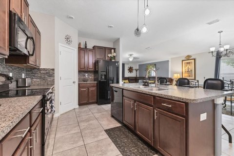House in Wimauma, Florida 4 bedrooms, 189.33 sq.m. № 2104444 - photo 7