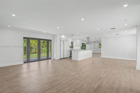 Casa en venta en Palmetto Bay, Florida, 4 dormitorios, 182.83 m2 № 2058293 - foto 5