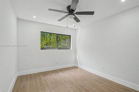 Casa en venta en Palmetto Bay, Florida, 4 dormitorios, 182.83 m2 № 2058293 - foto 14