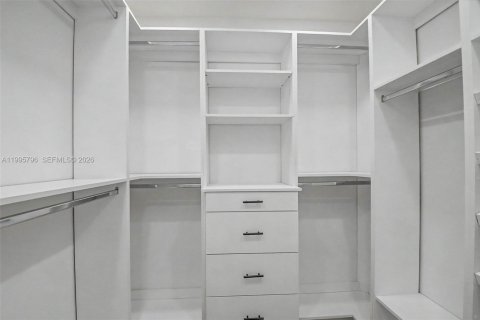 Casa en venta en Palmetto Bay, Florida, 4 dormitorios, 182.83 m2 № 2058293 - foto 13