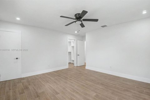Casa en venta en Palmetto Bay, Florida, 4 dormitorios, 182.83 m2 № 2058293 - foto 11