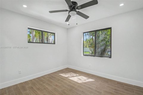 Casa en venta en Palmetto Bay, Florida, 4 dormitorios, 182.83 m2 № 2058293 - foto 19