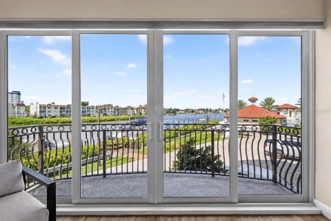 Condo in Venice, Florida, 3 bedrooms  № 2369560 - photo 8
