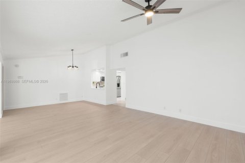 Купить виллу или дом в Дирфилд-Бич, Флорида 2 спальни, 134.06м2, № 2032050 - фото 16