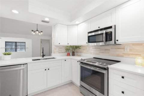 Купить виллу или дом в Дирфилд-Бич, Флорида 2 спальни, 134.06м2, № 2032050 - фото 12