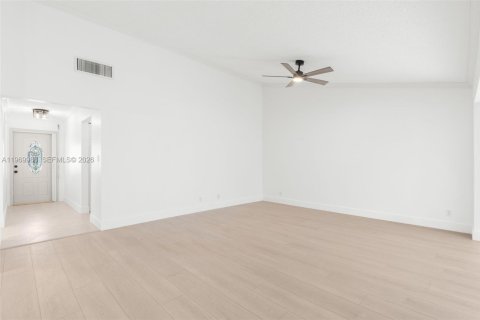 Купить виллу или дом в Дирфилд-Бич, Флорида 2 спальни, 134.06м2, № 2032050 - фото 17