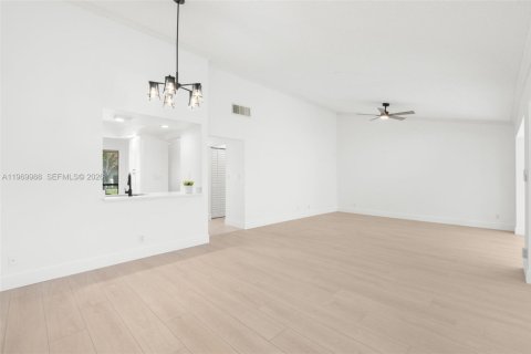 Купить виллу или дом в Дирфилд-Бич, Флорида 2 спальни, 134.06м2, № 2032050 - фото 21