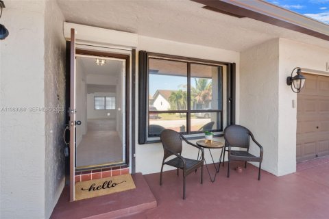 Купить виллу или дом в Дирфилд-Бич, Флорида 2 спальни, 134.06м2, № 2032050 - фото 4