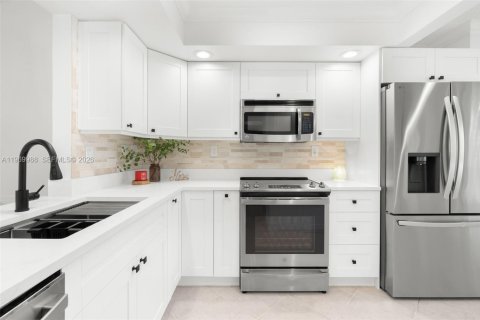 Купить виллу или дом в Дирфилд-Бич, Флорида 2 спальни, 134.06м2, № 2032050 - фото 7